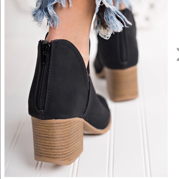RESTOCK! Side Cutout Peep Toe Booties - Picture 3 of 4